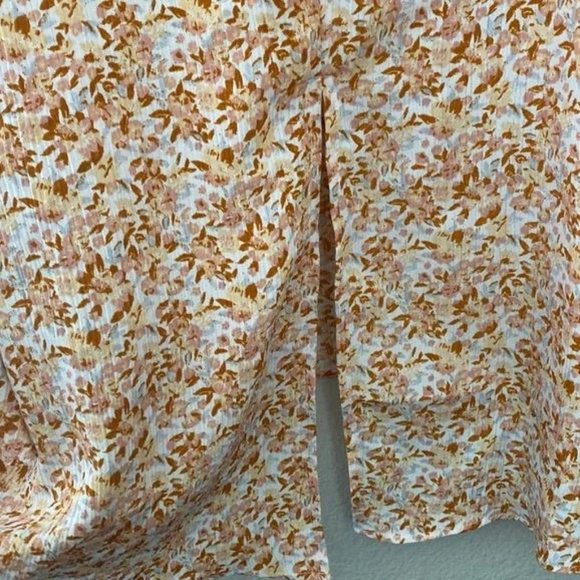 LC Lauren Conrad Bell Sleeve Split Back Top Floral Flowers Peach Size Medium - Picture 2 of 7